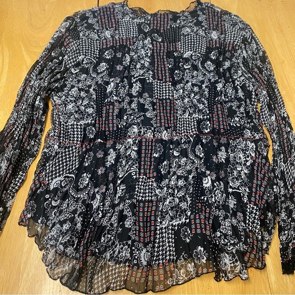 Women’s Coldwater Creek black , white, chiffon shell blouse,size M - Picture 4 of 10